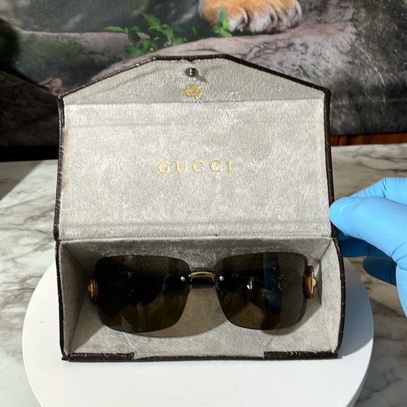 GUCCI BAMBOO SUNGLASSES WITH THE CASE. IN EXCELLENT USED CONDITION. - Picture 2 of 16